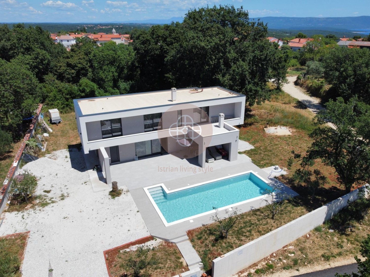 *Neubau* Stylishe Villa in exponierter Lage vor den Toren Pulas